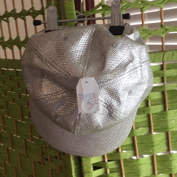 🌹NWT Gorgeous Silver Metiallic Baseball Cap 🌹 - Picture 5 of 6